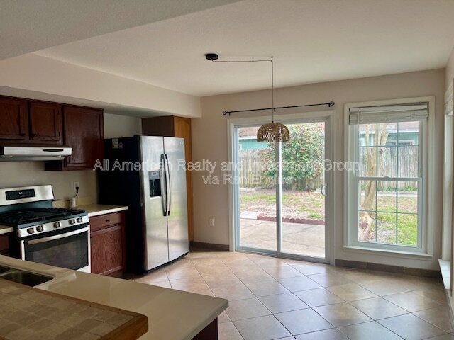 366 Canterbury Circle NW property image