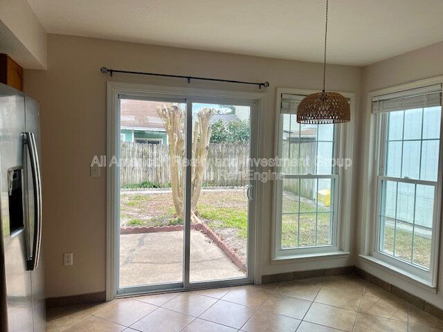 366 Canterbury Circle NW property image