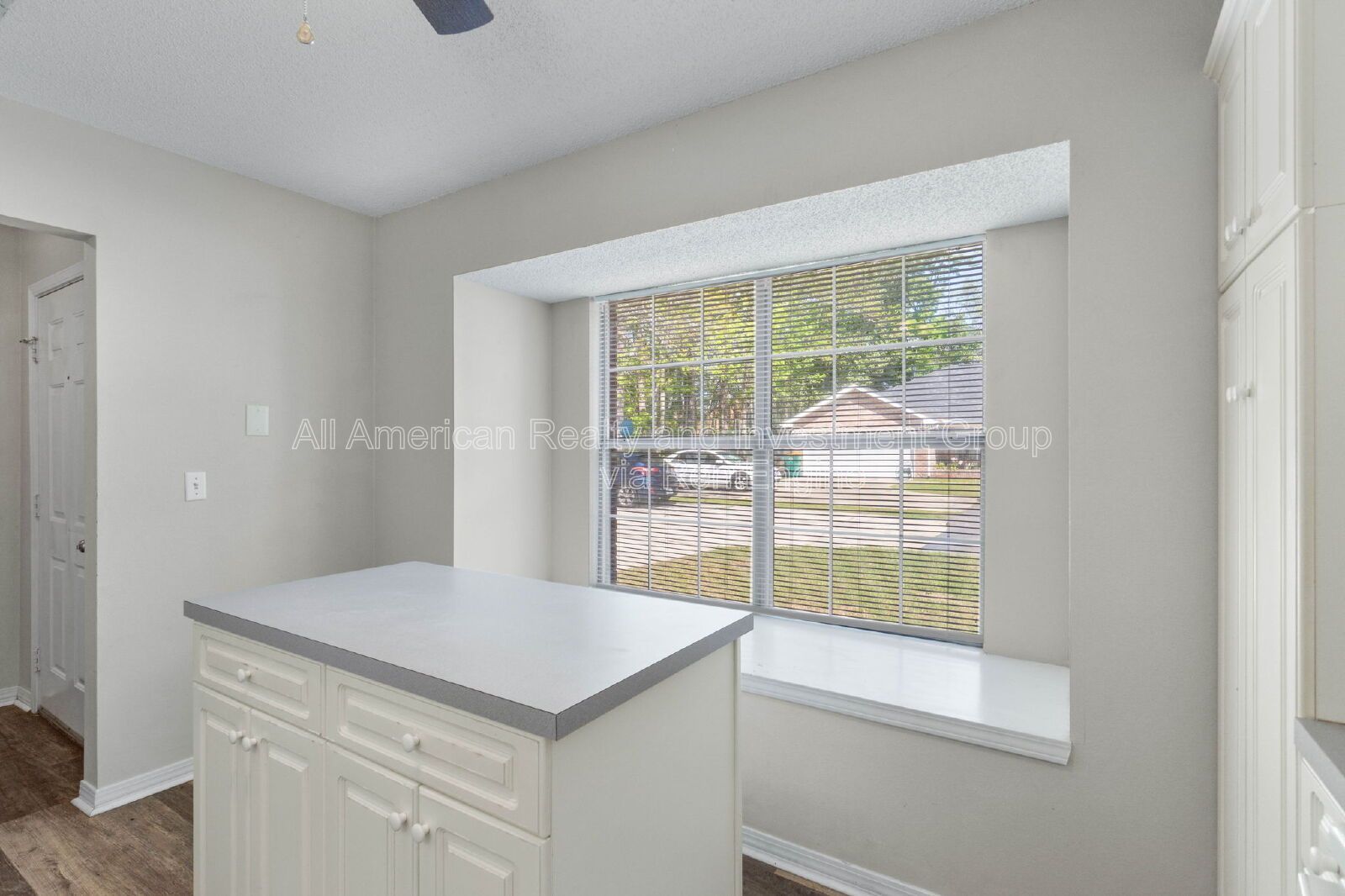504 Easy Street property image