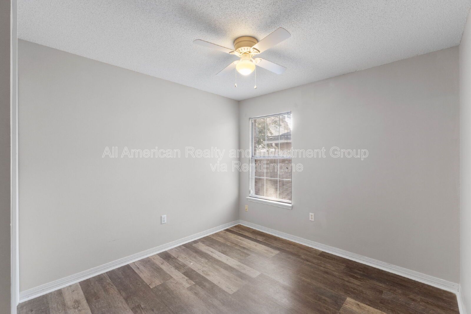 504 Easy Street property image