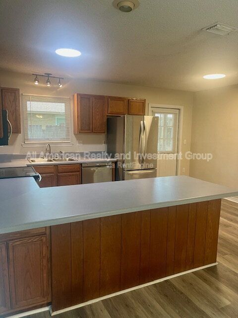 104 Hydac Road B property image