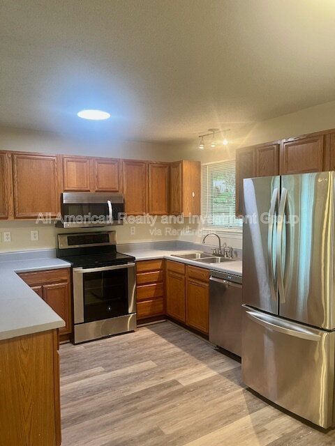 104 Hydac Road B property image