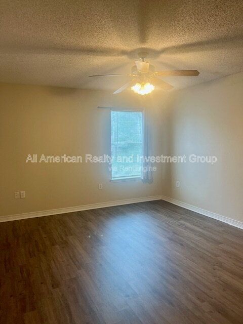104 Hydac Road B property image