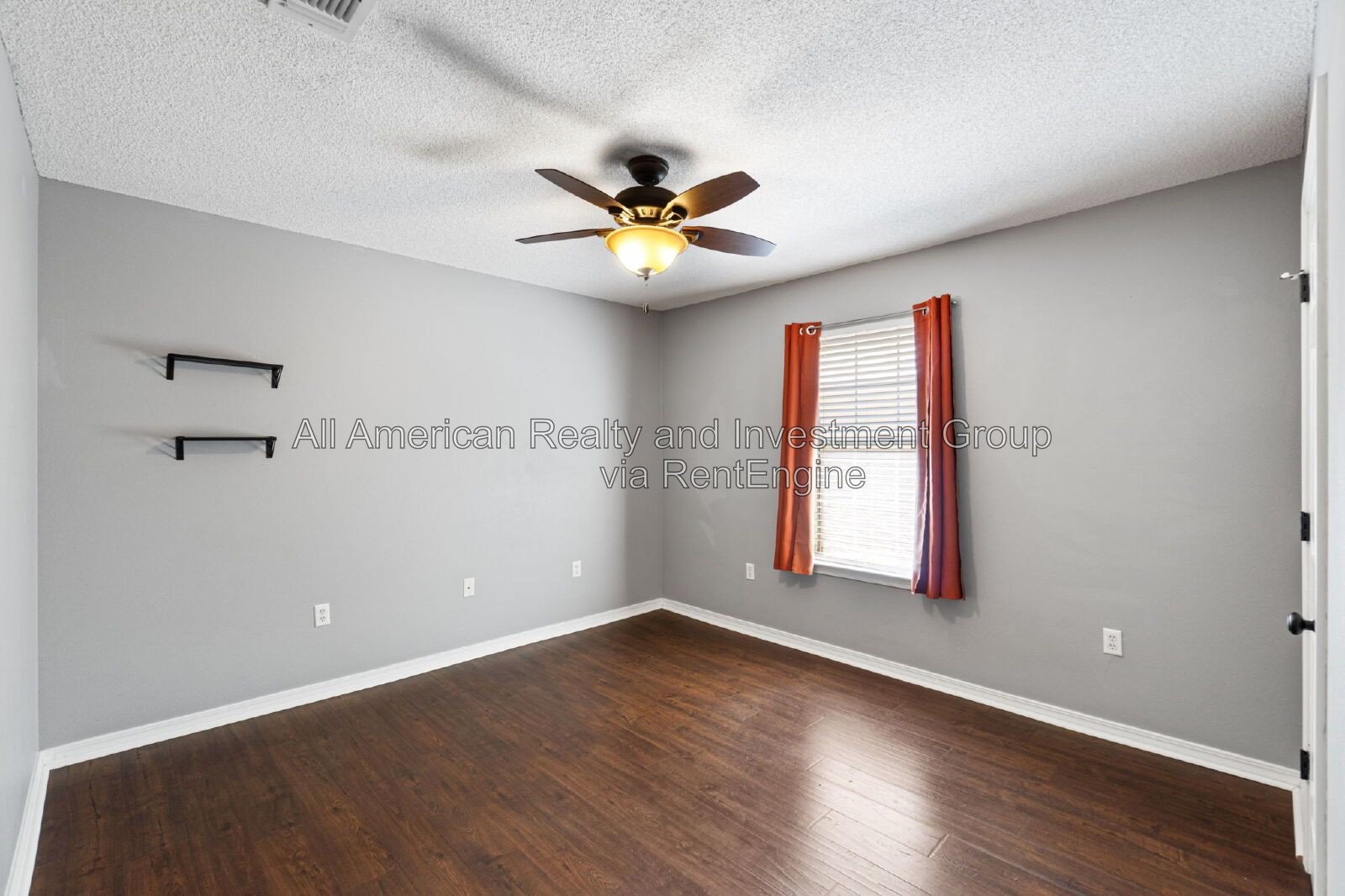561 Rough leaf property image