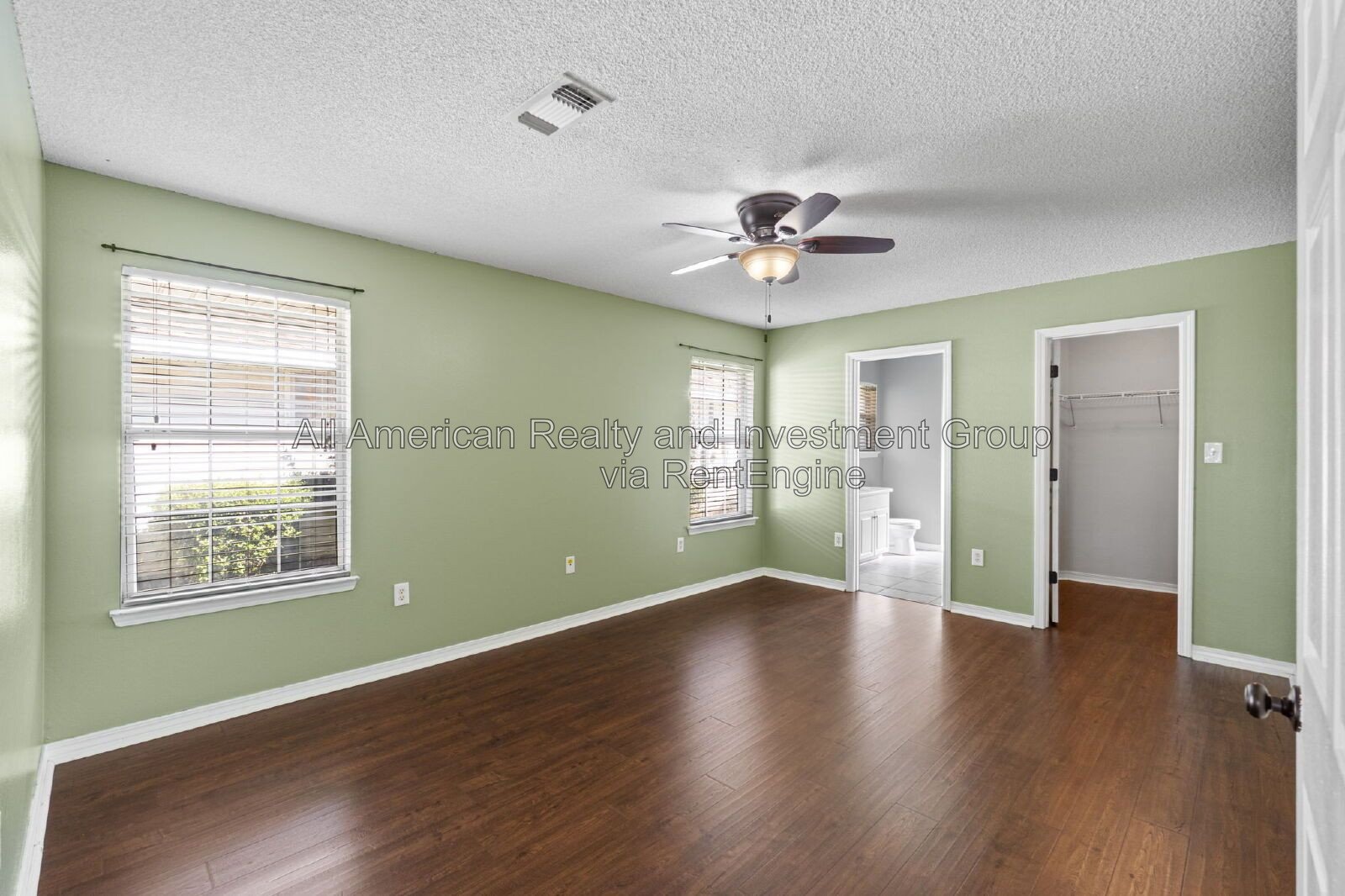 561 Rough leaf property image