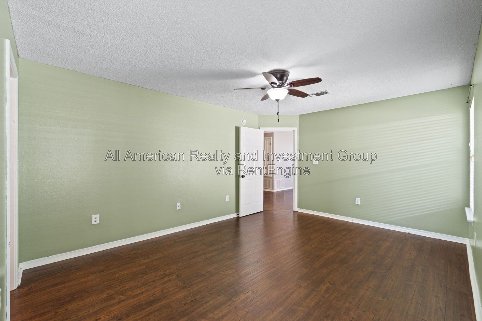 561 Rough leaf property image