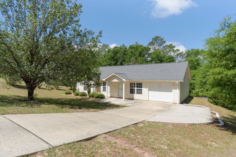 303 Lakeview Drive Crestview, FL 32536 All American Realty