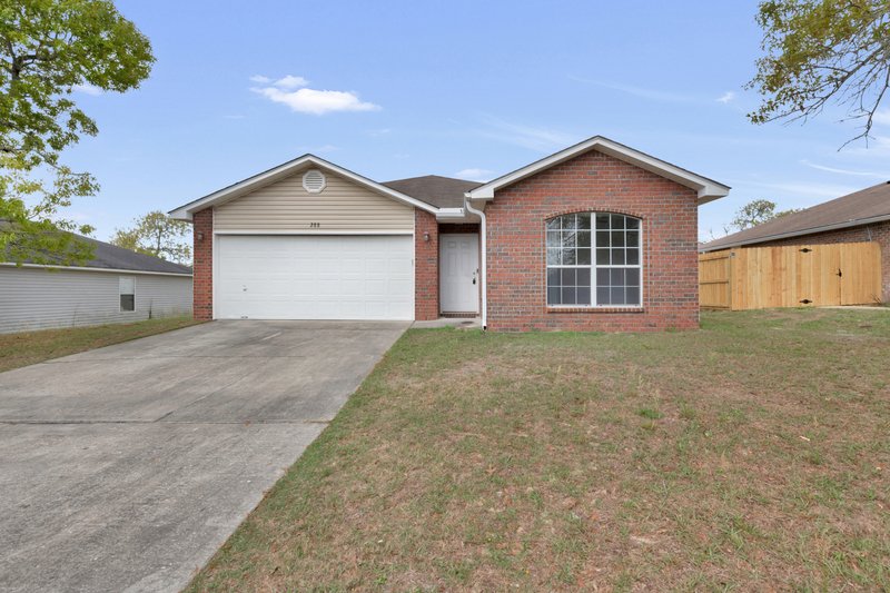 288 Limestone Circle Crestview, FL 32539 All American Realty